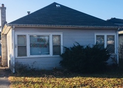 Pre-foreclosure in  RAYMOND AVE Brookfield, IL 60513