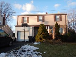 Pre-foreclosure in  SUNRISE TER Bergenfield, NJ 07621