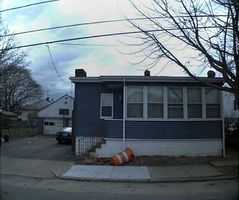 Pre-foreclosure in  MURRAY ST Providence, RI 02909