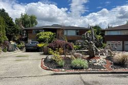 Pre-foreclosure in  NW 87TH ST Seattle, WA 98117