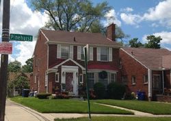 Pre-foreclosure in  PINEHURST ST Detroit, MI 48221