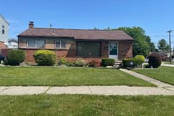 Pre-foreclosure in  SHERIDAN ST Garden City, MI 48135