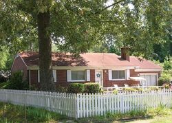 Pre-foreclosure Listing in FALCON RD YORKTOWN, VA 23690
