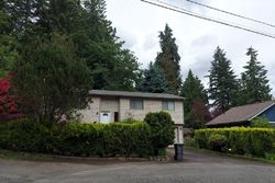 Pre-foreclosure in  NE 180TH PL Seattle, WA 98155