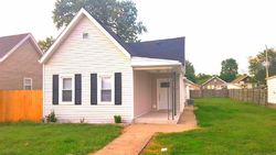 Pre-foreclosure in  MARION AVE Evansville, IN 47712
