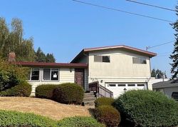 Pre-foreclosure in  RIDGEWAY DR Reedsport, OR 97467