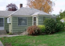Pre-foreclosure in  HUGHES ST Eugene, OR 97402