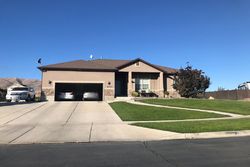 Pre-foreclosure in  S CLYDESDALE CIR Saratoga Springs, UT 84045
