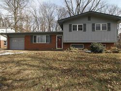 Pre-foreclosure in  BERKSHIRE DR Belleville, IL 62223