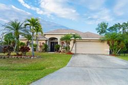 Pre-foreclosure in  NW GRANGER AVE Port Saint Lucie, FL 34983