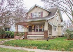 Pre-foreclosure in  14TH AVE Moline, IL 61265