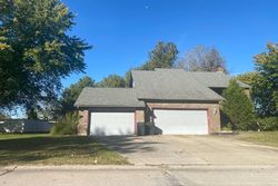 Pre-foreclosure in  LINDENLEAF LN Belleville, IL 62223
