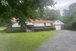 Pre-foreclosure in  W B ST Belleville, IL 62223