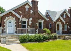 Pre-foreclosure in  LINDENWOOD AVE Saint Louis, MO 63109