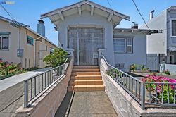 Pre-foreclosure in  NIAGARA AVE San Francisco, CA 94112