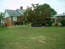 Pre-foreclosure in  MIDWAY RD Spartanburg, SC 29303