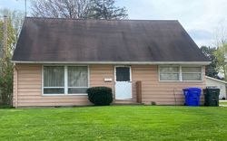 Pre-foreclosure in  COLLINWOOD CIR Cuyahoga Falls, OH 44221