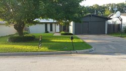 Pre-foreclosure in  MOHAWK DR Arlington, TX 76012