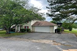 Pre-foreclosure in  JEREMY DR Jackson, TN 38305