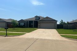 Pre-foreclosure in  N DONALD WAY Mustang, OK 73064