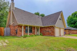 Pre-foreclosure in  AMERICANA CT Norman, OK 73069