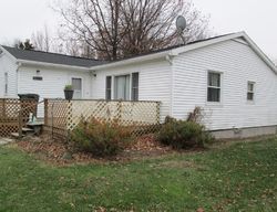 Pre-foreclosure Listing in W RIVER RD VERMILION, OH 44089