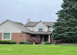 Pre-foreclosure in  MOUNTAINSIDE DR Lake Orion, MI 48362