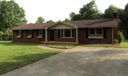 Pre-foreclosure in  38TH STREET DR NE Hickory, NC 28601