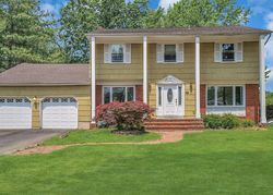 Pre-foreclosure in  UNION HILL RD Englishtown, NJ 07726