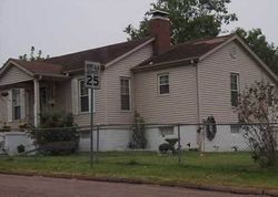 Pre-foreclosure in  SPRING ST Poplar Bluff, MO 63901