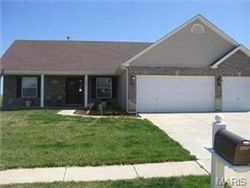 Pre-foreclosure in  BIG BEND DR Wentzville, MO 63385