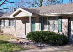 Pre-foreclosure Listing in GATEWAY DR JEFFERSON CITY, MO 65109