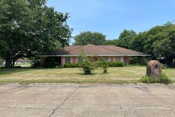 Pre-foreclosure Listing in ROSWELL ST PASCAGOULA, MS 39581