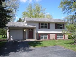 Pre-foreclosure in  SUNSET LN Mchenry, IL 60051