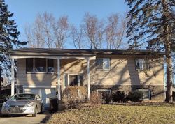 Pre-foreclosure in  DARLINGTON LN Crystal Lake, IL 60014