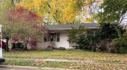 Pre-foreclosure in  SUSSEX DR Mchenry, IL 60050
