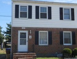 Pre-foreclosure in  RADCLIFFE AVE Hagerstown, MD 21740