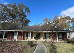 Pre-foreclosure in  SHENANDOAH AVE Baton Rouge, LA 70817