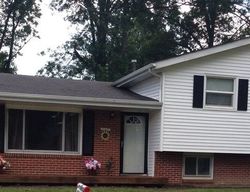 Pre-foreclosure in  HOLLYVIEW DR Vermilion, OH 44089