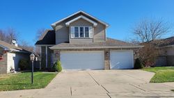 Pre-foreclosure in  MEDLEE DR Hobart, IN 46342