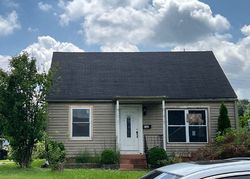 Pre-foreclosure in  W ESPLANADE AVE Louisville, KY 40214