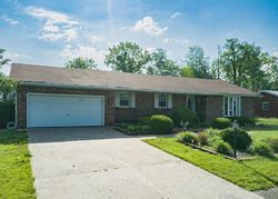 Pre-foreclosure in  CAROL LN Radcliff, KY 40160