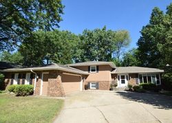 Pre-foreclosure in  DUNEWOOD DR Chesterton, IN 46304