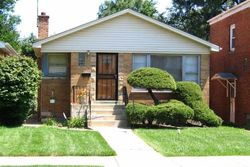 Pre-foreclosure in  S JEFFERY AVE Chicago, IL 60617