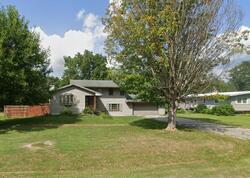 Pre-foreclosure in  LAKELAND DR Galesburg, IL 61401