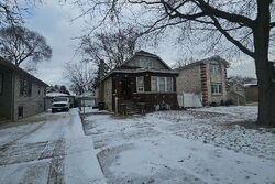 Pre-foreclosure in  WOOD ST River Grove, IL 60171