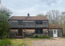 Pre-foreclosure Listing in MEETING HOUSE LN LEDYARD, CT 06339