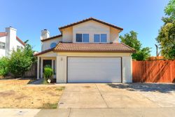 Pre-foreclosure in  CAMINO ROYALE DR Sacramento, CA 95823