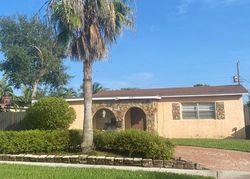 Pre-foreclosure in  PARK ST Hollywood, FL 33024