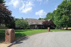 Pre-foreclosure in  S 27TH PL Rogers, AR 72758